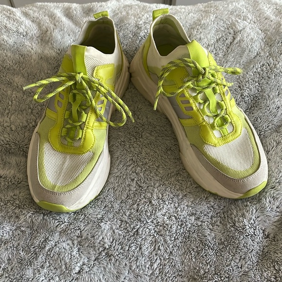 H&M chunky platform sneakers - Picture 2 of 3